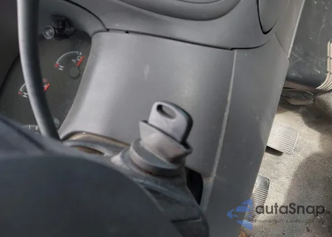 2000 Ford F150 Work Series/Xl/Xlt from USA, damaged, VIN 1FTRF17W4YNC26515